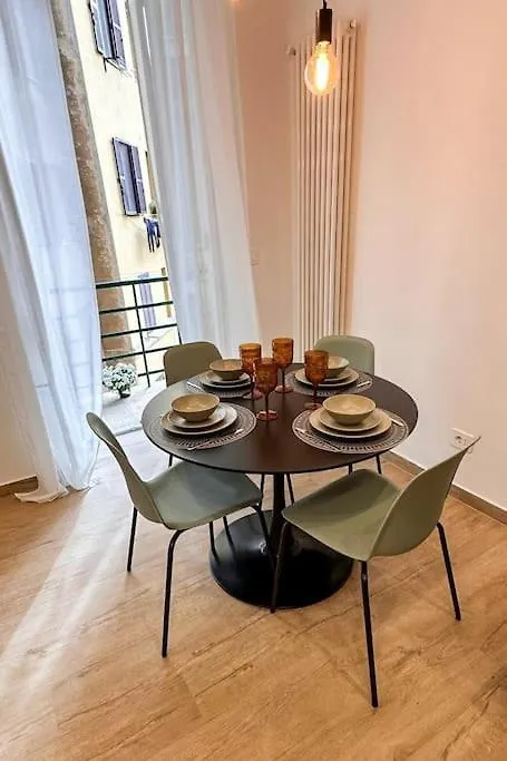 Re Di Roma Ela Apartment 0*,  Italia